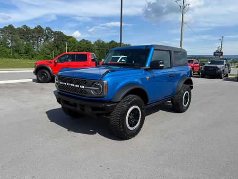 Used 2023 Ford Bronco Badlands AWD/4WD image 2