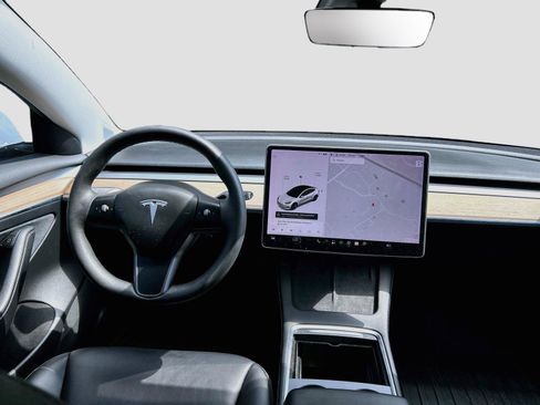 Used 2021 Tesla Model 3 Standard Range Plus RWD image 17