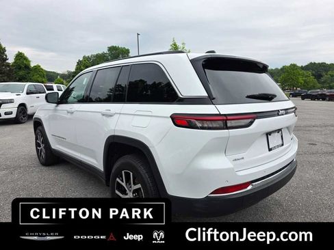 Certified 2025 Jeep Grand Cherokee Limited AWD/4WD image 6