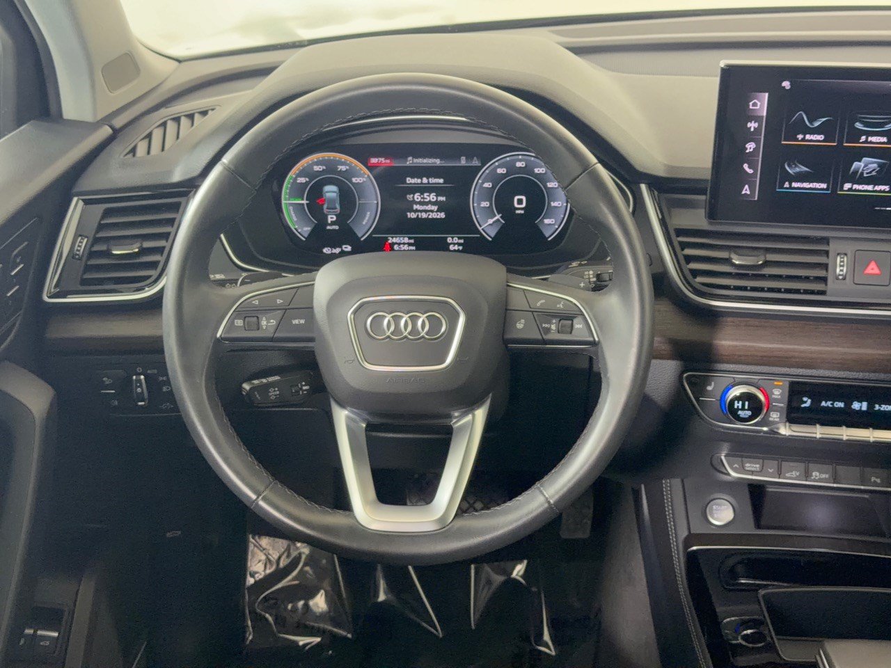 Used 2024 Audi Q5 e Premium Plus w/ Premium Plus Package AWD/4WD image 10