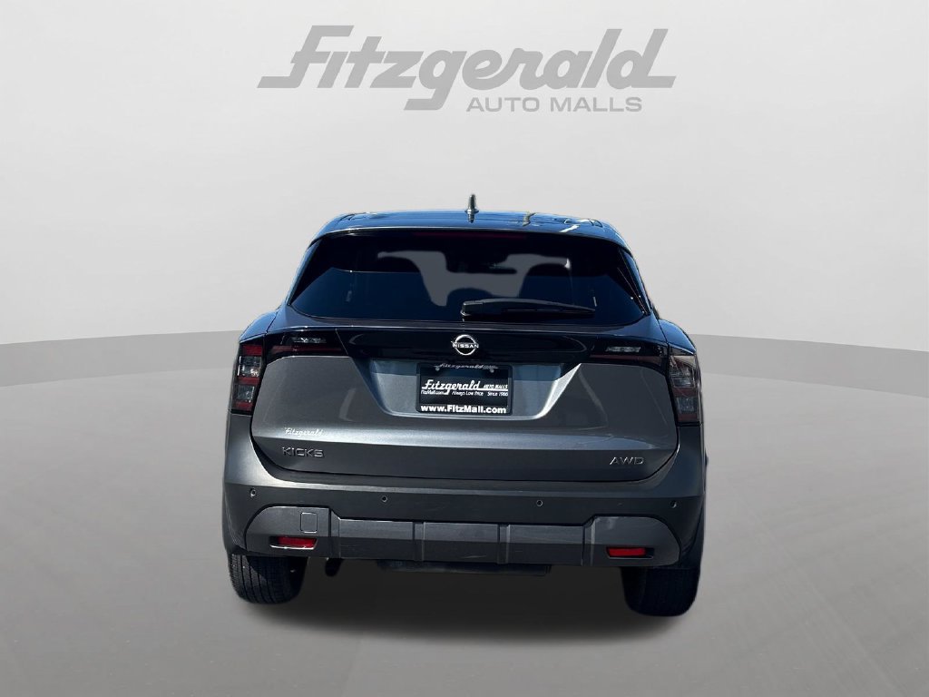Used 2025 Nissan Kicks SV AWD/4WD image 7