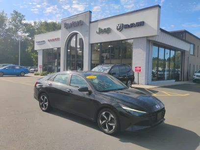 Used 2023 Hyundai Elantra SEL w/ Convenience Package