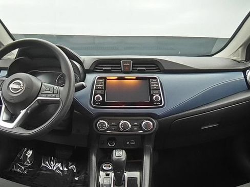 Used 2025 Nissan Versa SV FWD image 22