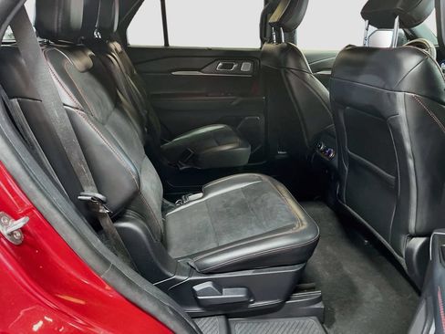 Used 2025 Ford Explorer ST AWD/4WD image 29