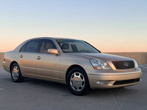 Used 2001 Lexus LS 430 RWD image 6