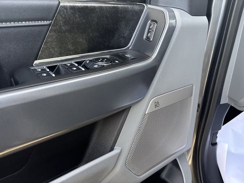 Used 2024 Ford F250 XLT w/ XLT Premium Package image 9