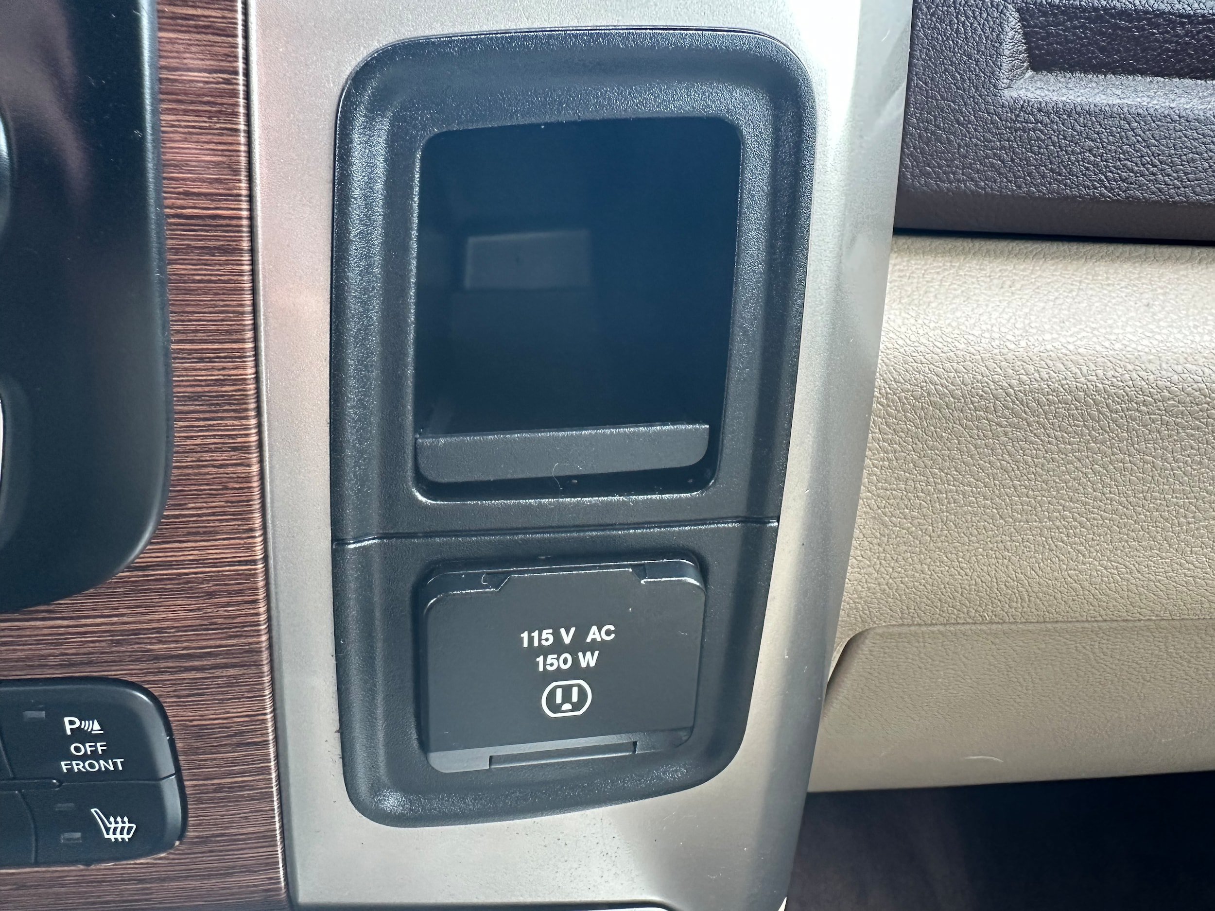 Used 2016 RAM 1500 Laramie w/ Convenience Group AWD/4WD image 20