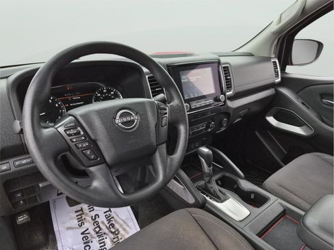 Used 2022 Nissan Frontier SV image 9