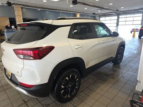 Used 2023 Chevrolet TrailBlazer LT w/ Convenience Package image 9