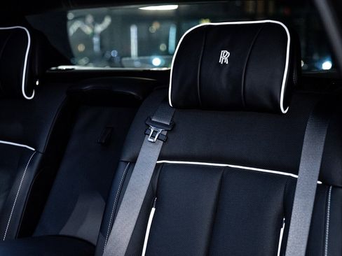 Used 2024 Rolls-Royce Phantom Sedan image 16