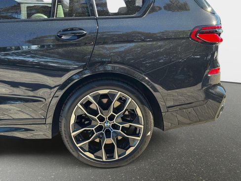 Used 2026 BMW X7 M60i AWD/4WD image 13