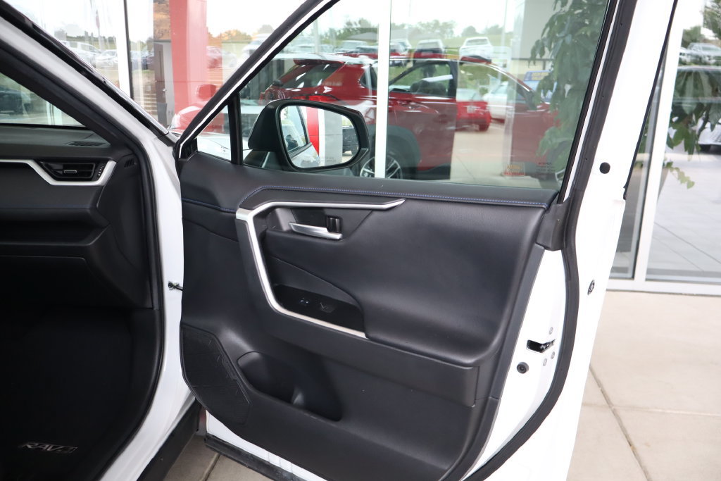 Used 2023 Toyota RAV4 XSE AWD/4WD image 34