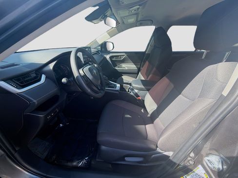 Used 2025 Toyota RAV4 LE image 18