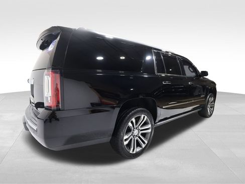 Used 2019 GMC Yukon XL Denali w/ Denali Ultimate Package image 3