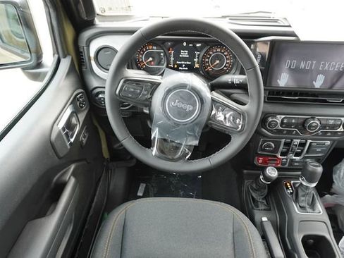 New 2025 Jeep Gladiator Willys image 12