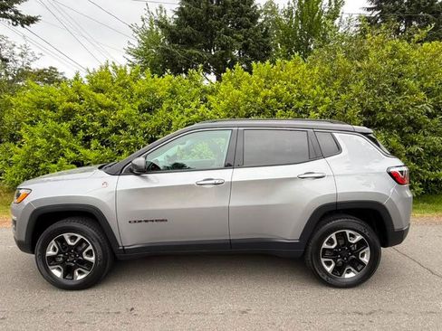 Used 2018 Jeep Compass Trailhawk w/ Leather Interior Group AWD/4WD image 13