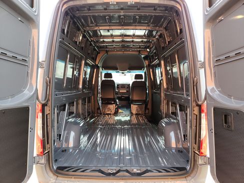 New 2025 Mercedes-Benz Sprinter 2500 image 12