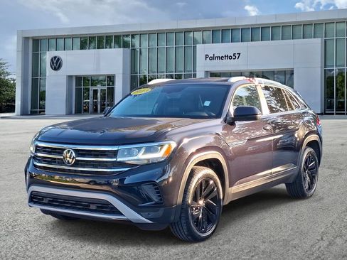 Certified 2023 Volkswagen Atlas Cross Sport SE w/ Black Wheel Package FWD image 3