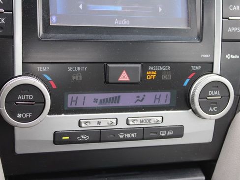 Used 2012 Toyota Camry XLE image 37