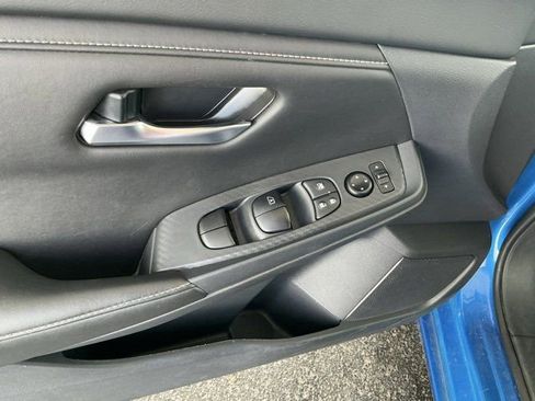 Used 2025 Nissan Sentra SV FWD image 15