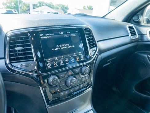 Certified 2021 Jeep Grand Cherokee Laredo X image 18