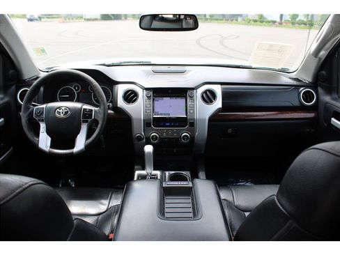 Used 2016 Toyota Tundra Limited w/ Limited Premium Package AWD/4WD image 10