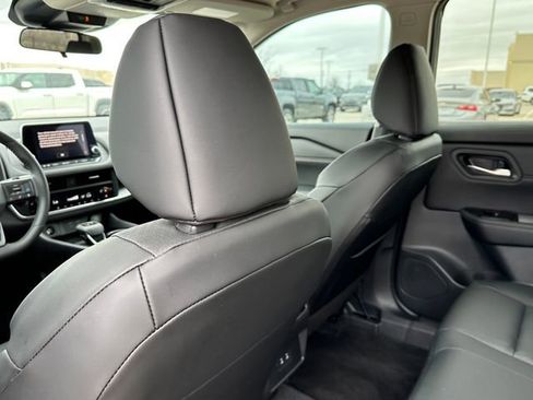 Used 2026 Nissan Rogue SV w/ SV Premium Package image 23