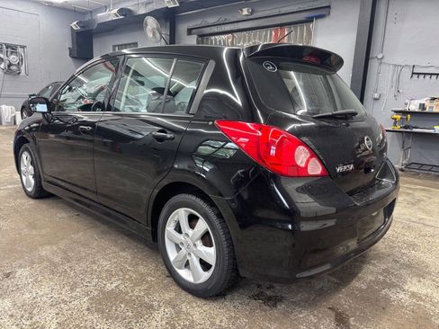 Used 2011 Nissan Versa Hatchback w/ Premium Pkg FWD image 3