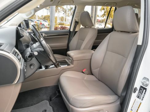 Used 2020 Lexus GX 460 Premium w/ Premium Package AWD/4WD image 17