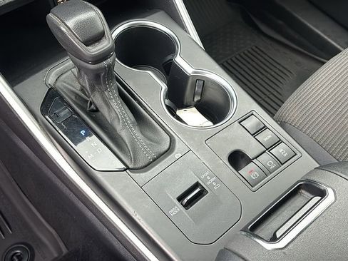 Used 2023 Toyota Highlander L image 21