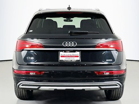 Used 2023 Audi Q5 2.0T Premium w/ Convenience Package image 3