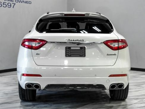 Used 2018 Maserati Levante GranSport AWD/4WD image 11