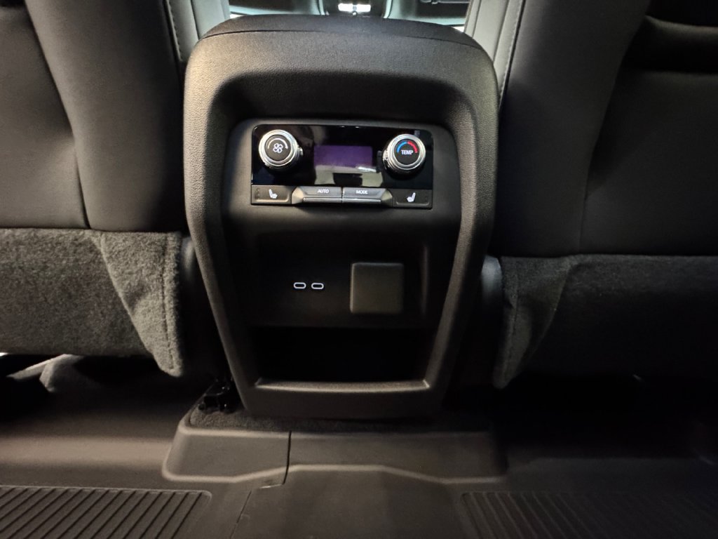 New 2027 GMC Acadia AT4 w/ AT4 Reserve Package AWD/4WD image 24
