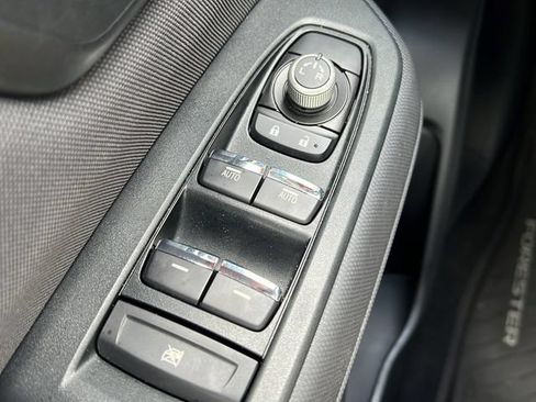 Used 2025 Subaru Forester Premium AWD/4WD image 19