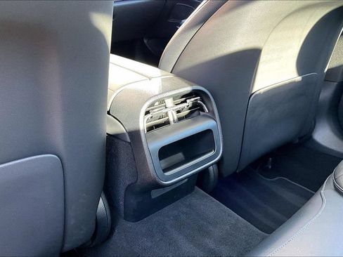 Used 2025 Mercedes-Benz E 350 Sedan w/ Winter Package image 33