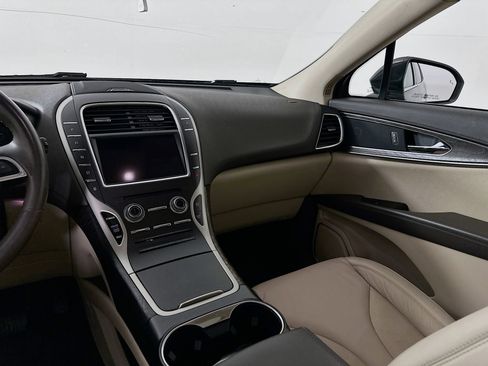 Used 2019 Lincoln Nautilus Select image 26