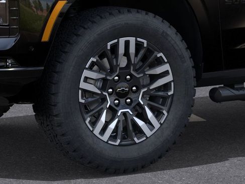 New 2026 Chevrolet Suburban Z71 image 9