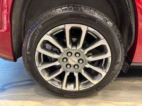 Used 2023 GMC Acadia Denali FWD image 27