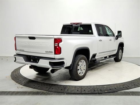 Used 2024 Chevrolet Silverado 2500 High Country w/ High Country Premium Package image 7
