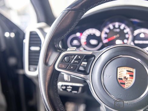 Used 2019 Porsche Cayenne S image 26