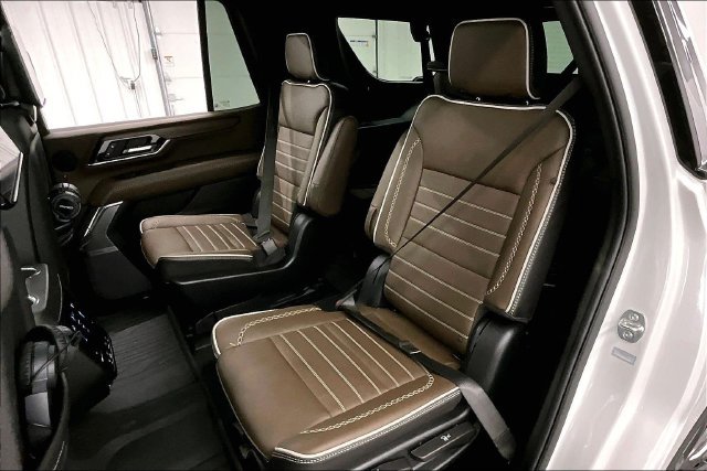Used 2025 GMC Yukon Denali Ultimate AWD/4WD image 25