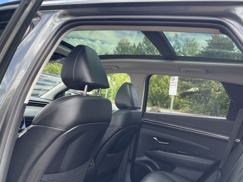 Certified 2024 Hyundai Tucson Limited AWD/4WD image 16
