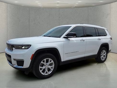 Used 2023 Jeep Grand Cherokee L Limited AWD/4WD image 9