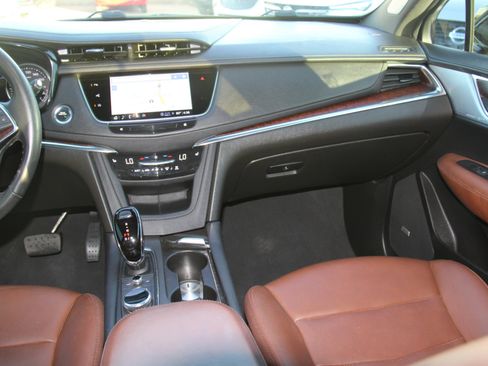 Used 2023 Cadillac XT5 Premium Luxury w/ Technology Package image 10