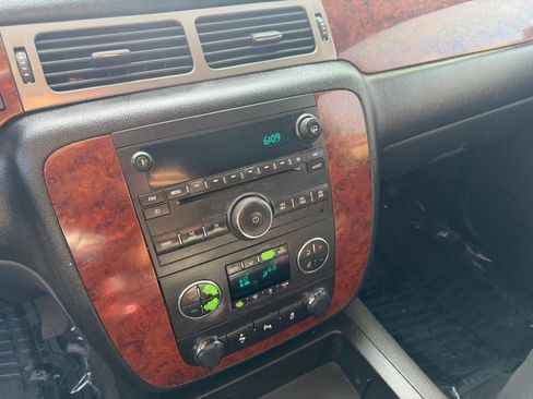Used 2014 Chevrolet Tahoe LT RWD image 39