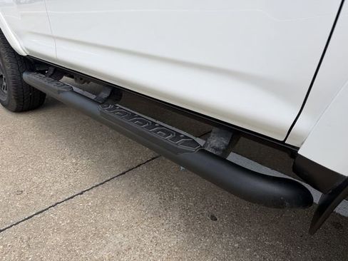 Used 2022 Toyota 4Runner SR5 AWD/4WD image 10