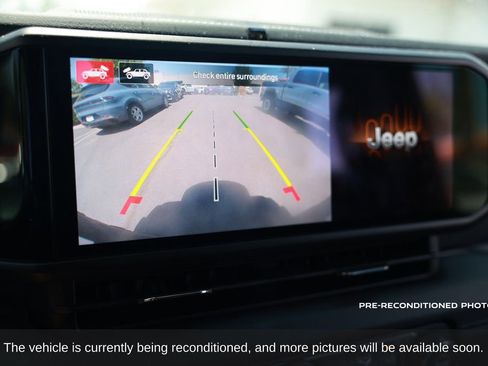 Used 2024 Jeep Wrangler Unlimited Rubicon 4xe image 17