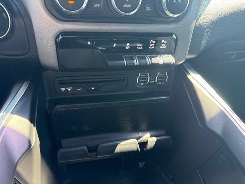 Used 2019 RAM 1500 Big Horn AWD/4WD image 13