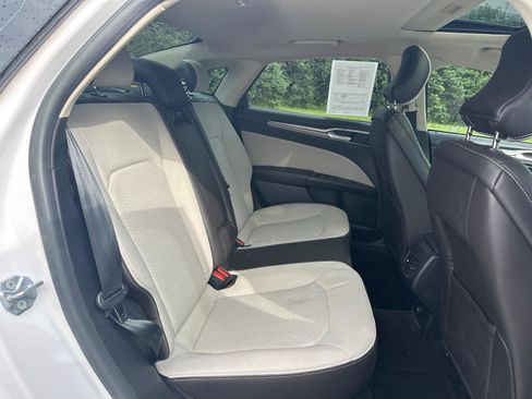 Used 2019 Ford Fusion SE w/ Equipment Group 151A FWD image 22