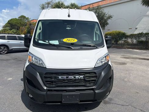 Used 2025 RAM ProMaster 2500 w/ Convenience Group FWD image 8